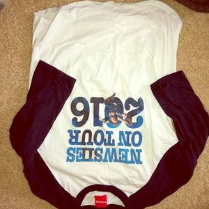 Newsies 2016 Tour baseball tee